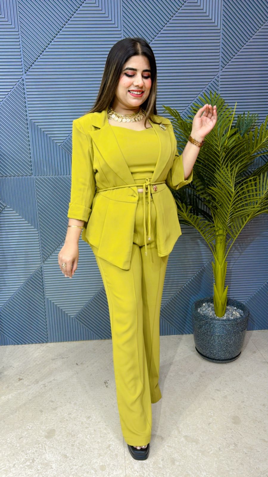 Beautiful 3piece Blazer Set GGR1201