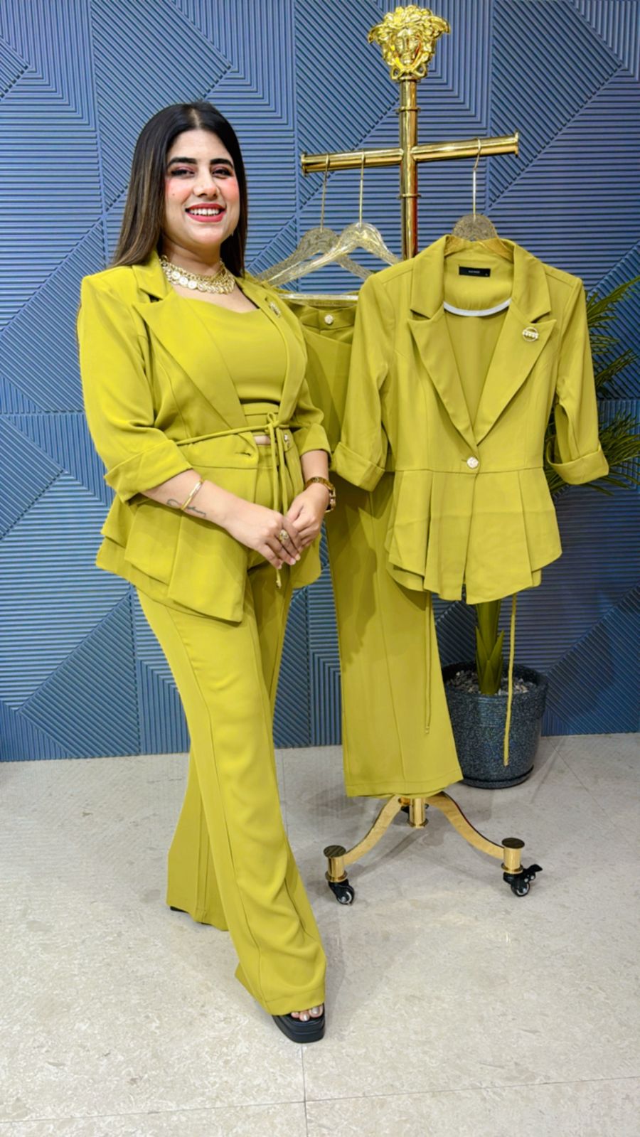 Beautiful 3piece Blazer Set GGR1201