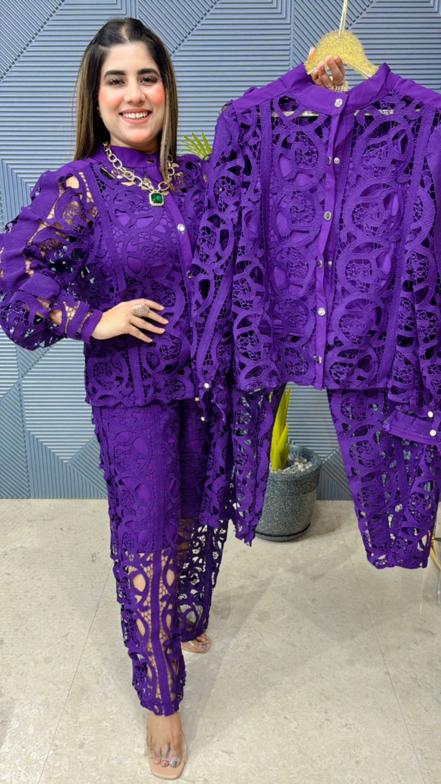 Beautiful Lace Cordset With Lining GGR1045