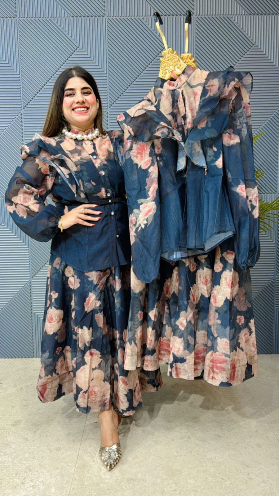 Beautiful and Abstract Shirt and Top GGR1142
