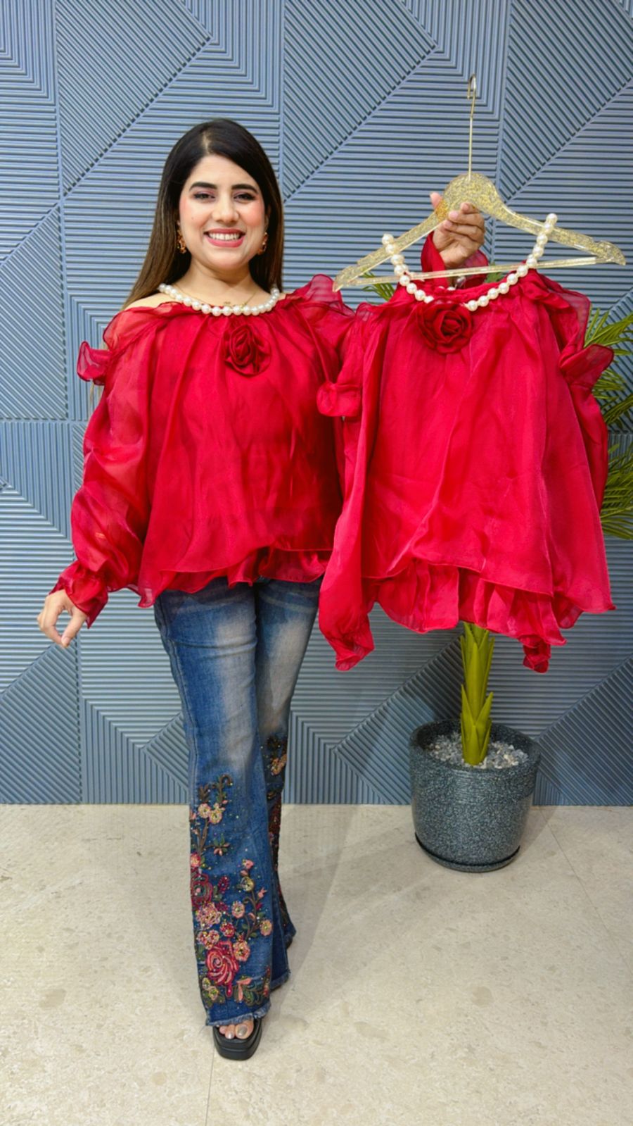 TOP WITH BEAUTIFUL NECK GGR1486