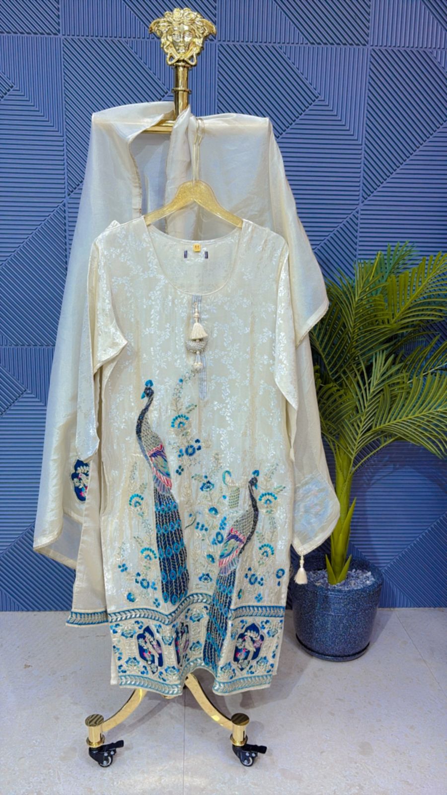 beautiful 3 piece set with embroidery work ggr1893