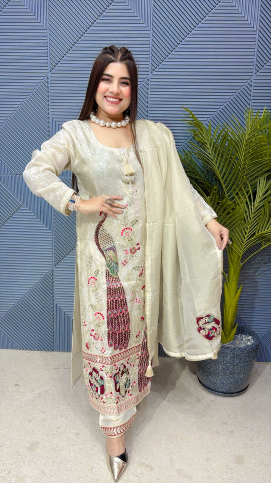 beautiful 3 piece set with embroidery work ggr1893
