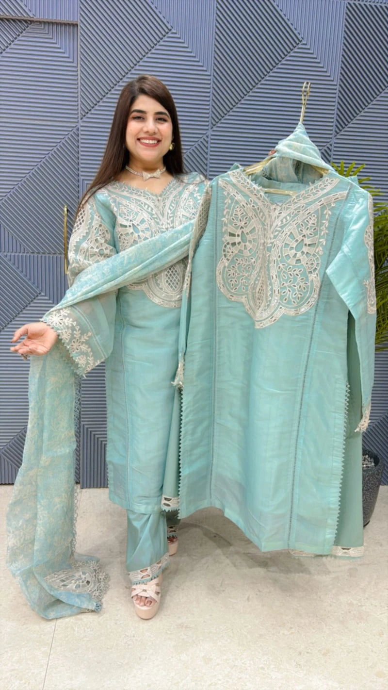 PREMIUM 3 PCS PAKISTANI SUIT GGR2068