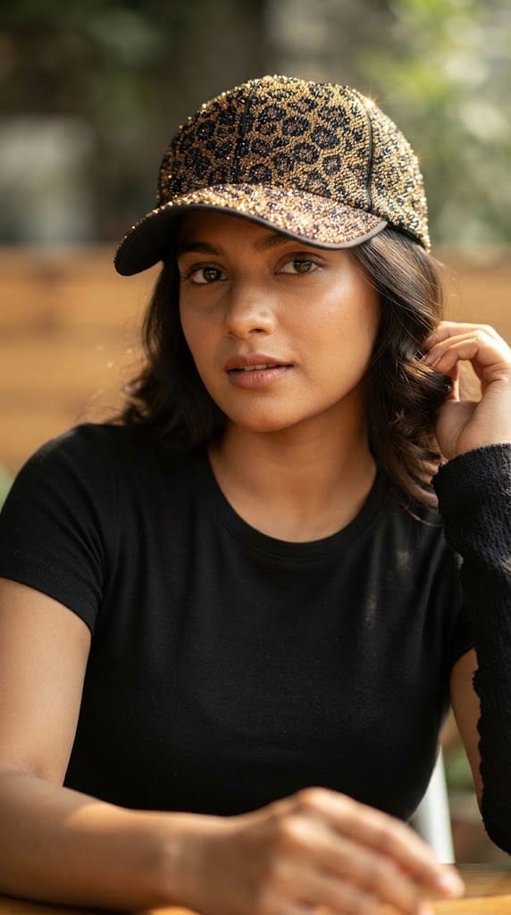 BEAUTIFUL SWAROVSKI CAP GGR5264 Girls Glitters