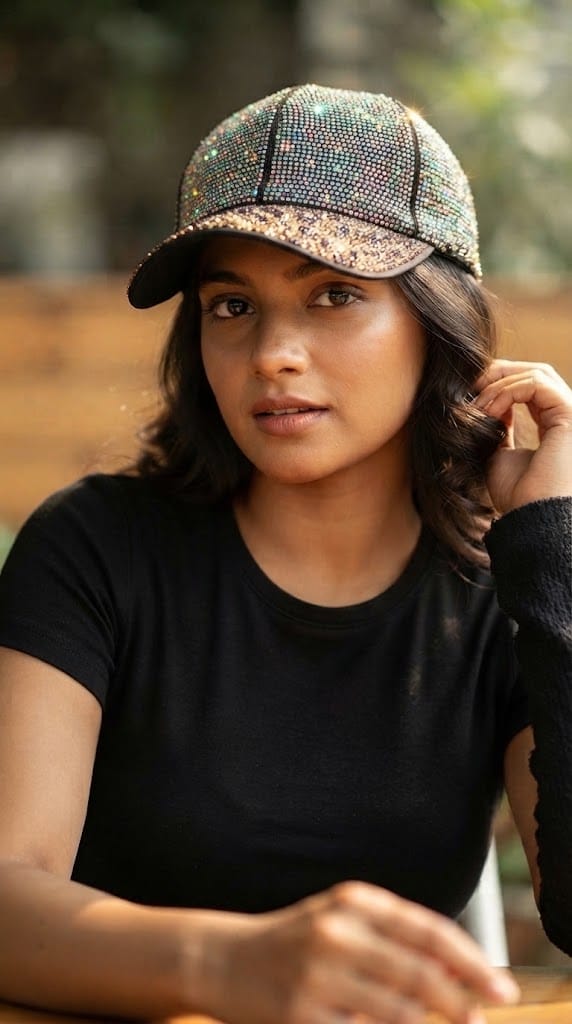 BEAUTIFUL SWAROVSKI CAP GGR5264 Girls Glitters