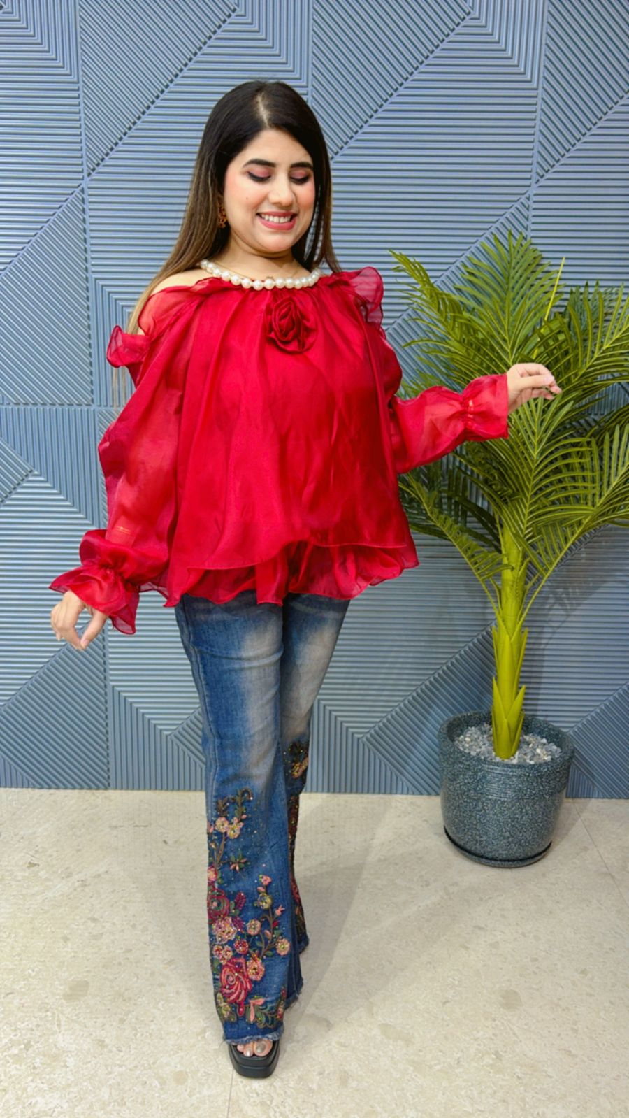 TOP  WITH BEAUTIFUL NECK GGR1486
