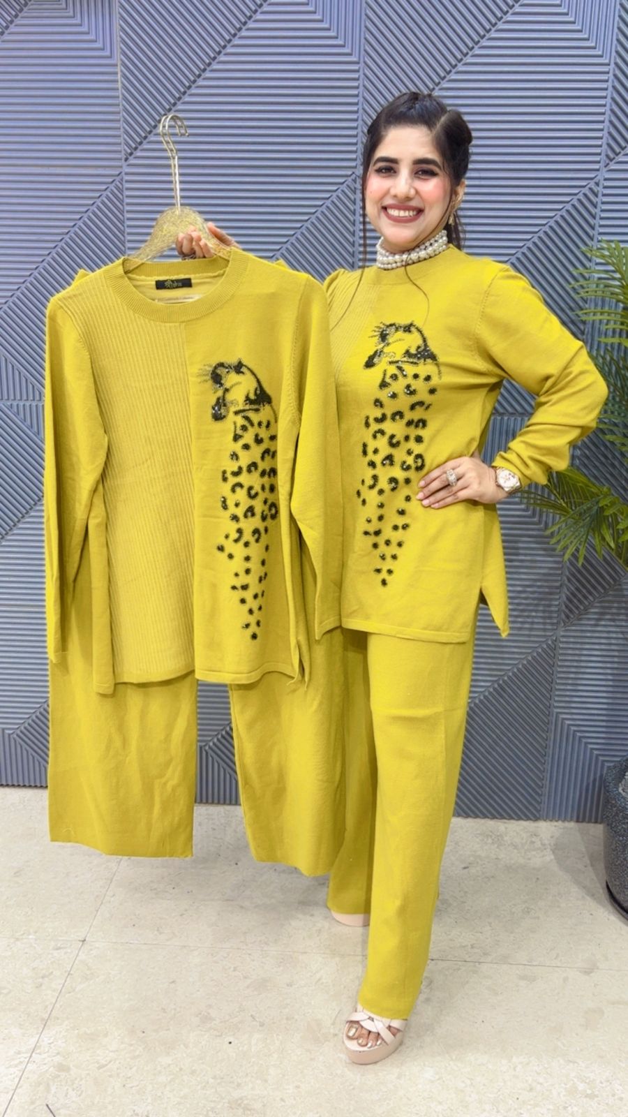 BEAUTIFUL CORD SET GGR3702