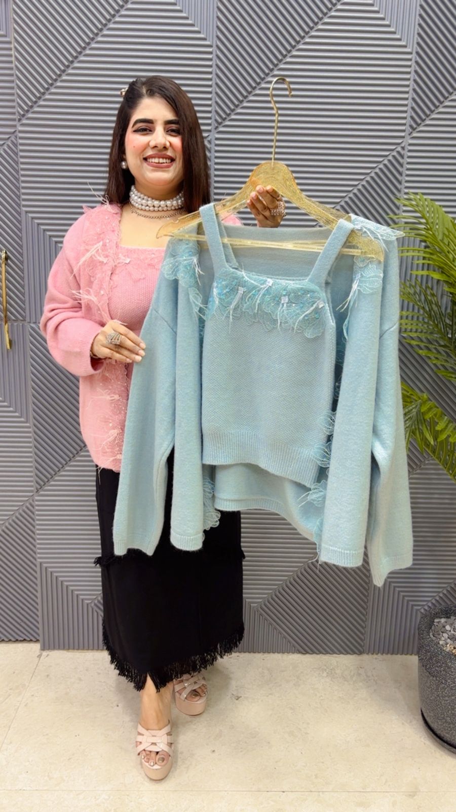 BEAUTIFUL SHRUG TOP GGR3705