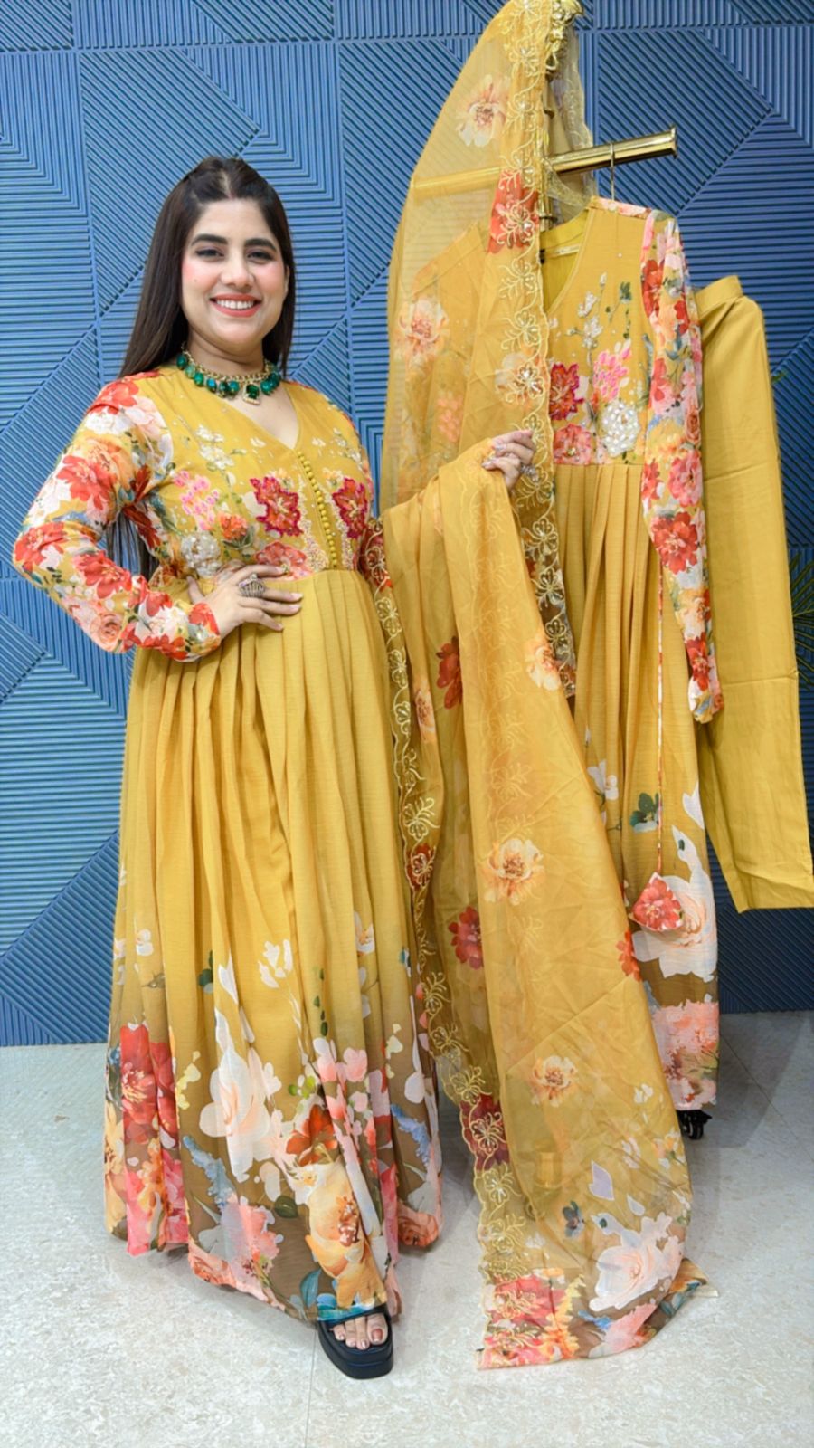 BEAUTIFUL ANARKALI SUIT WITH PRINTED DUPATTA GGR1836