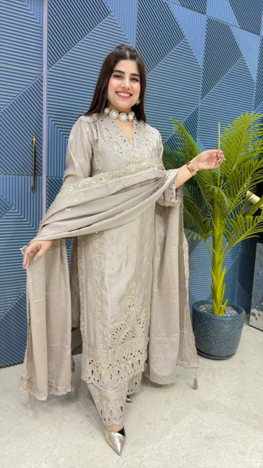BEAUTIFUL 3 PCS SUIT GGR1934