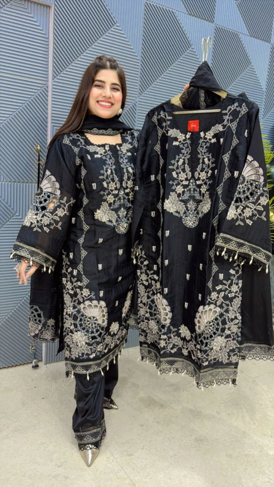 BEAUTIFUL 3 PCS PAKISTANI SUIT GGR1935
