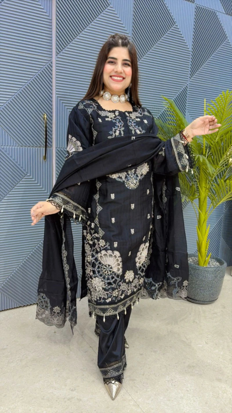 BEAUTIFUL 3 PCS PAKISTANI SUIT GGR1935