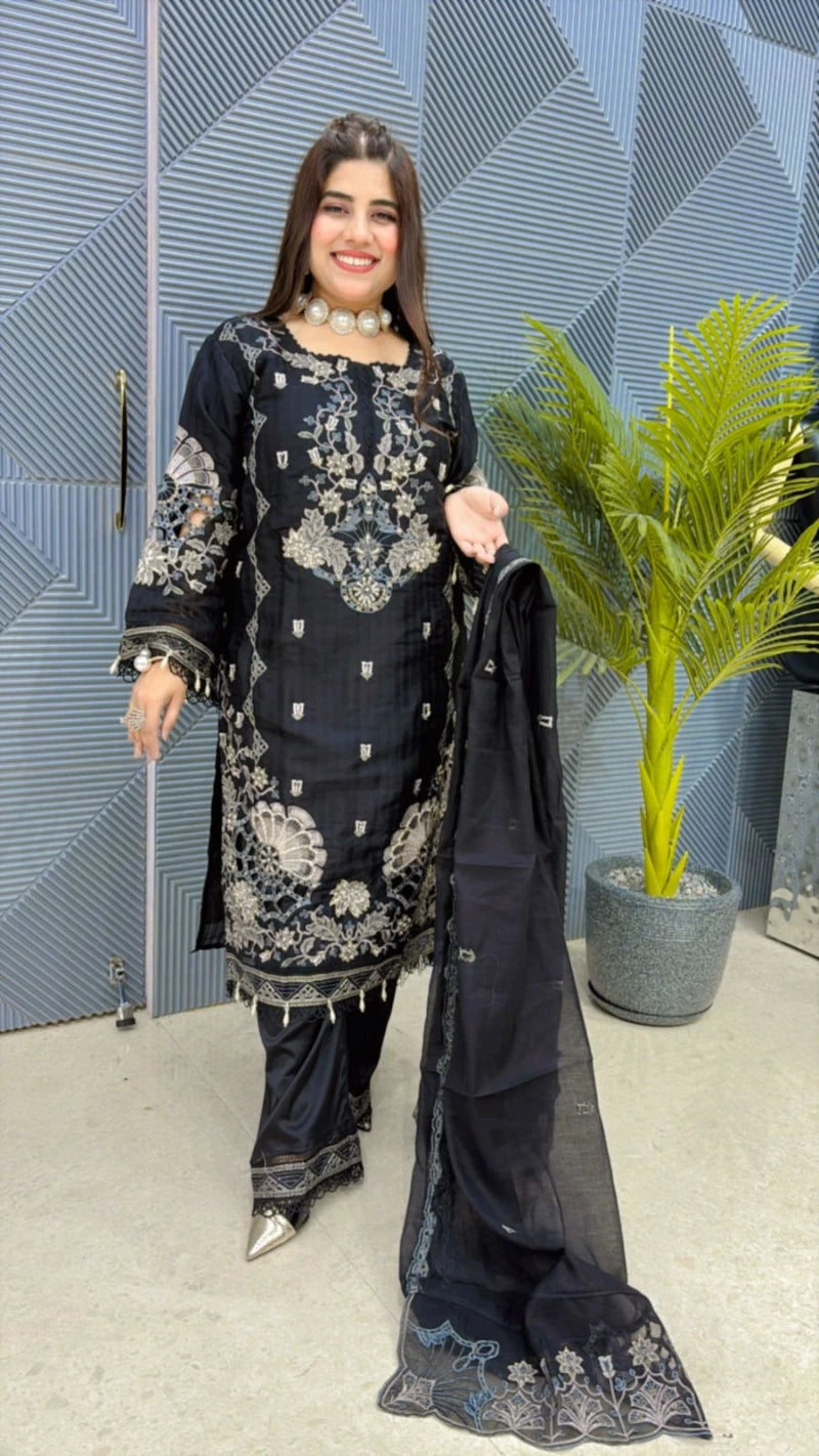 BEAUTIFUL 3 PCS PAKISTANI SUIT GGR1935