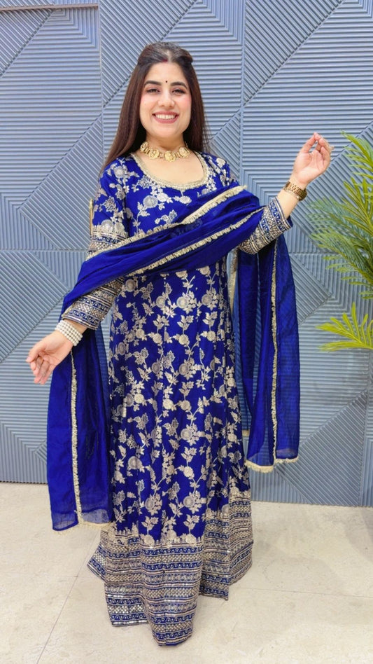 BEAUTIFUL BANARASI GOWN GGR3229