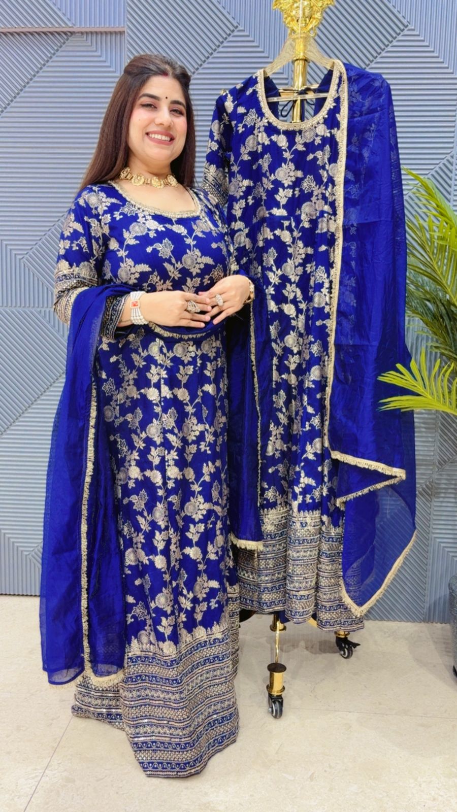 BEAUTIFUL BANARASI GOWN GGR3229