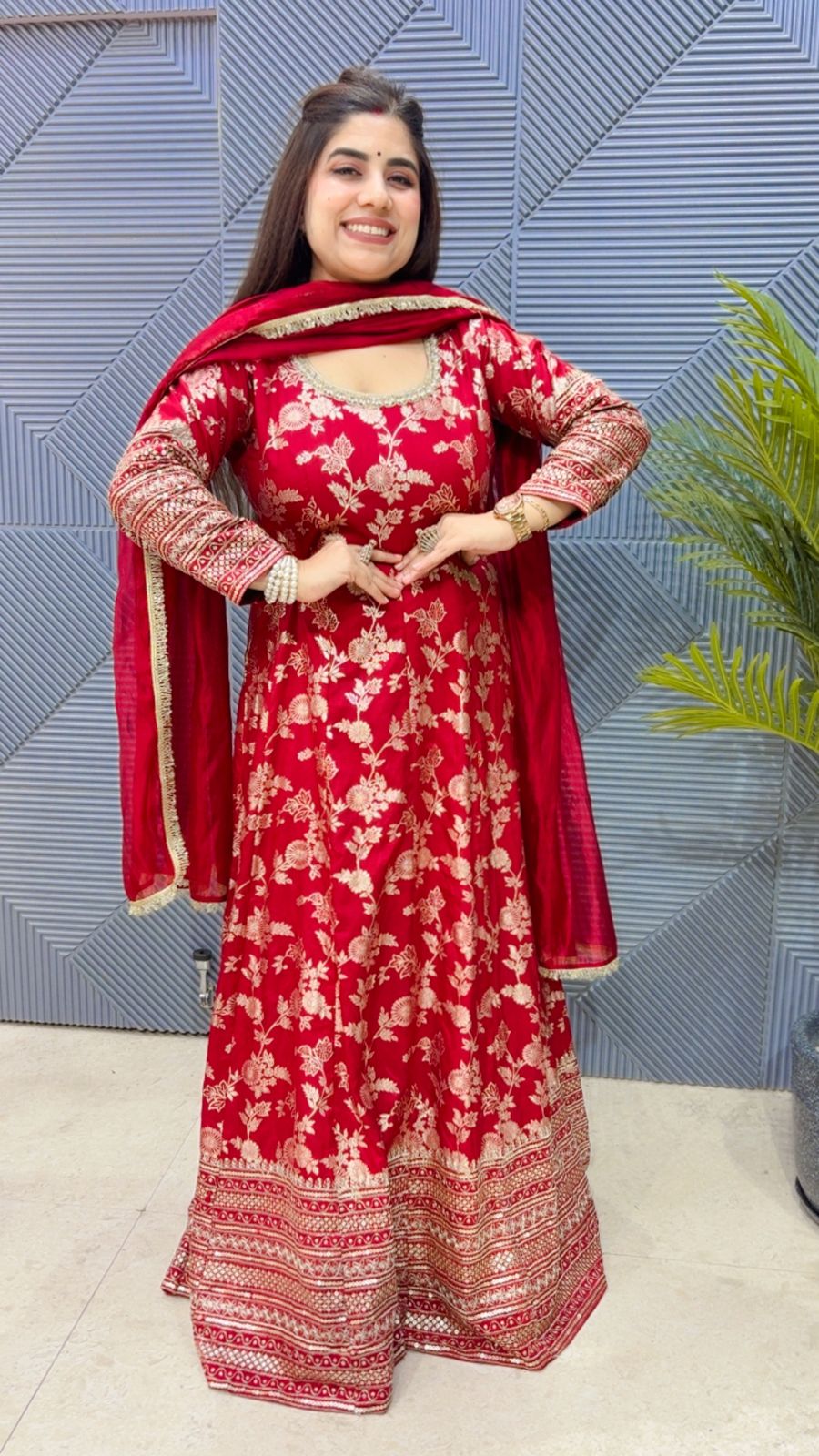 BEAUTIFUL BANARASI GOWN GGR3232