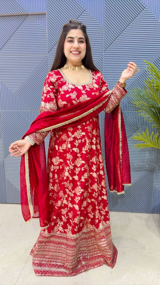 BEAUTIFUL BANARASI GOWN GGR3232