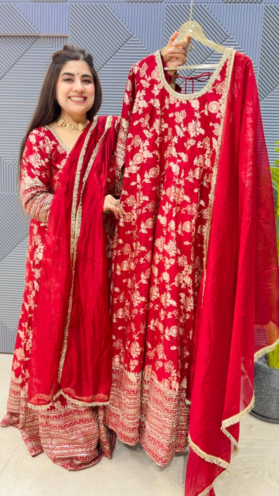 BEAUTIFUL BANARASI GOWN GGR3232