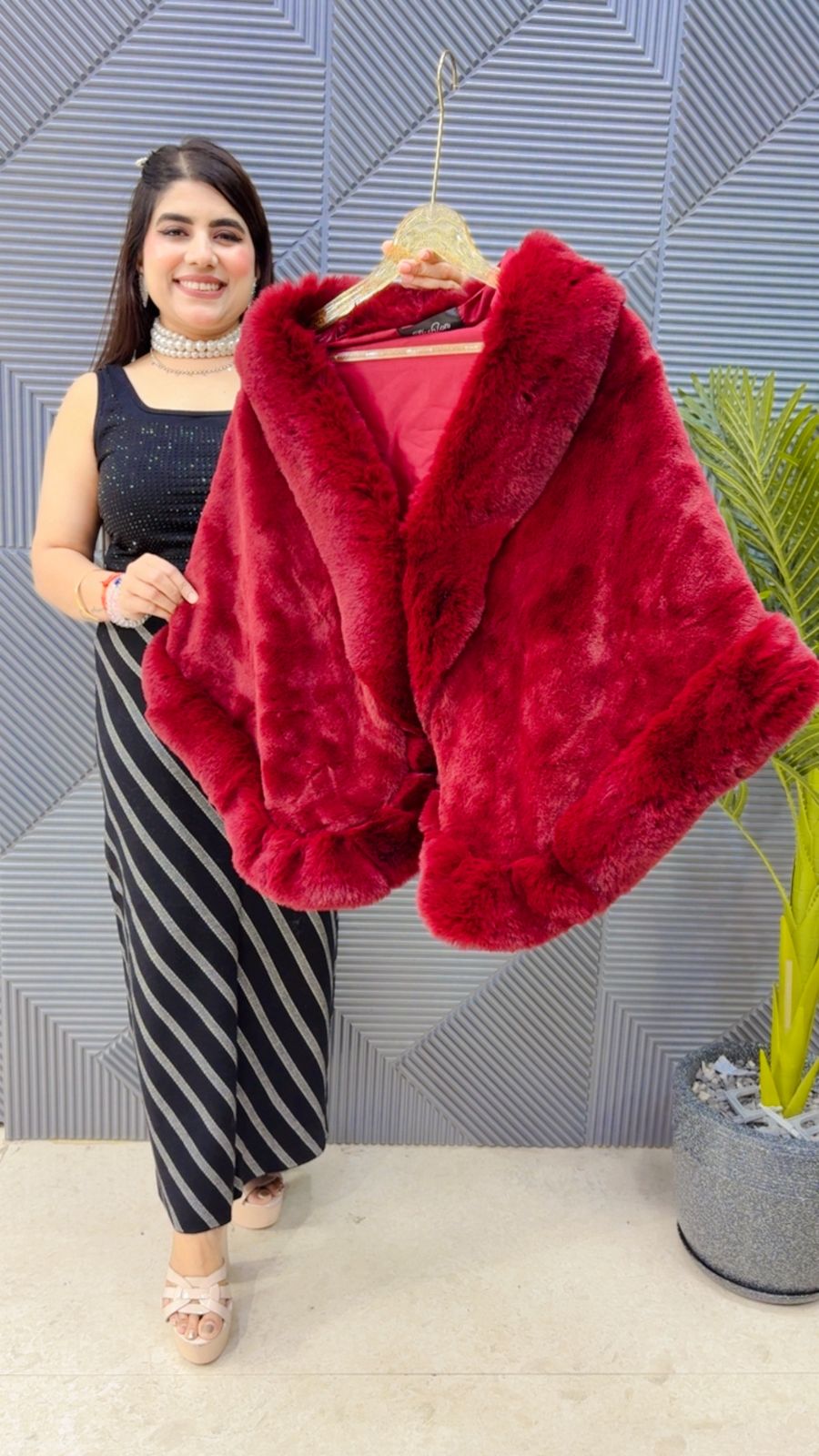 BEAUTIFUL FURR PONCHU GGR3881