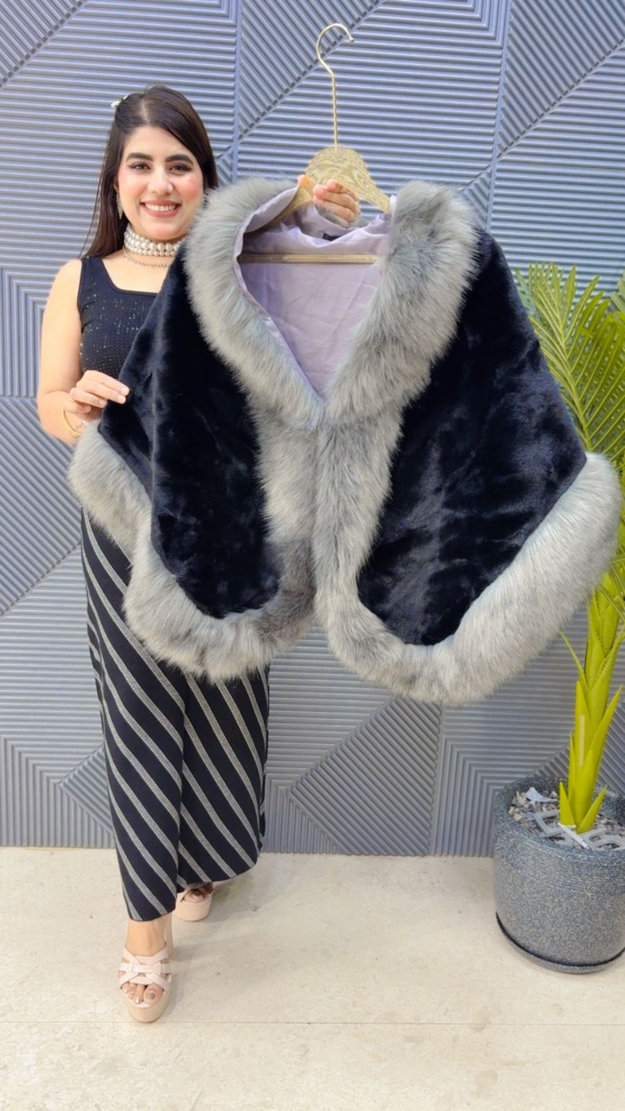 BEAUTIFUL FURR PONCHU GGR3881