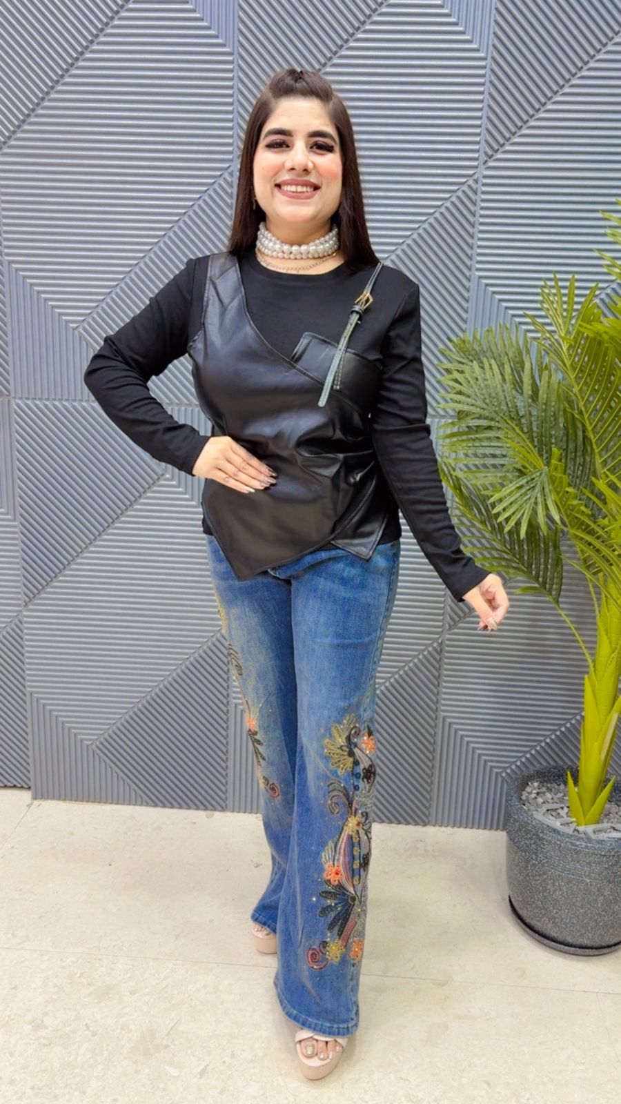 BEAUTIFUL LEATHER TOP GGR4079