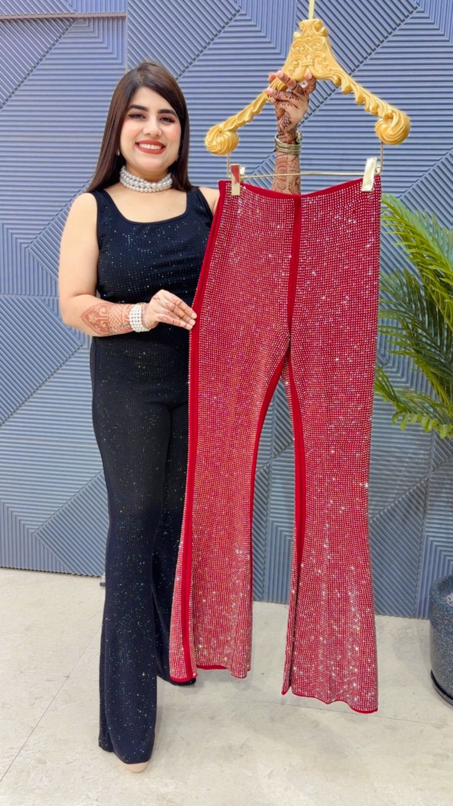 BEAUTIFUL SWAROVSKI BELL BOTTOM GGR4078