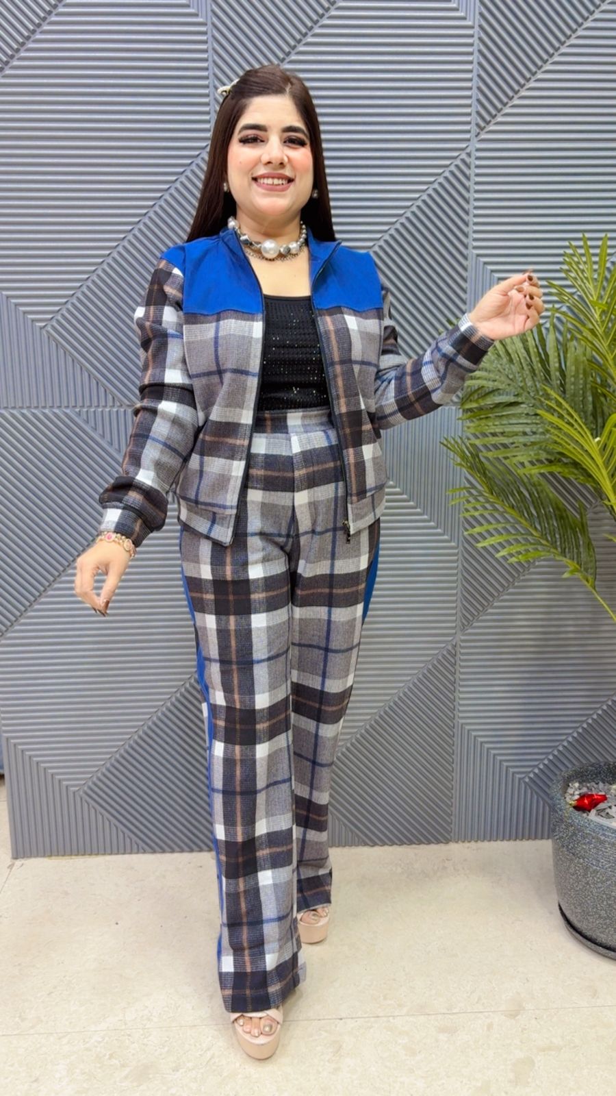 BEAUTIFUL FLEECE CHECK CORD SET GGR4092