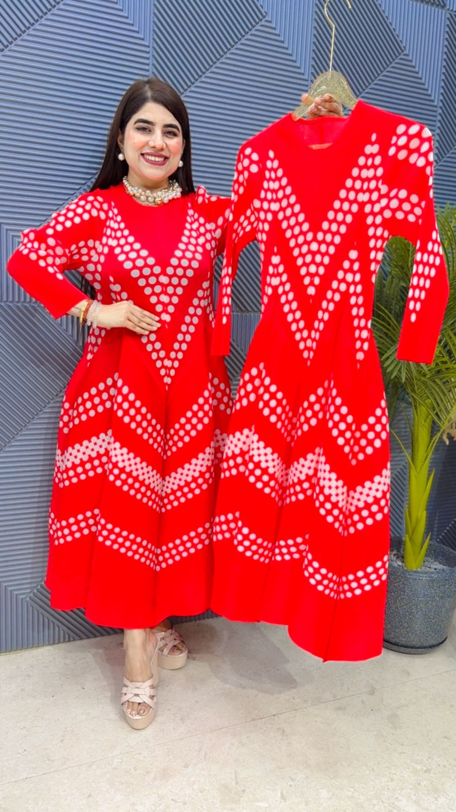 BEAUTIFUL POLKA WRINKLE DRESS GGR4210 Girls Glitters