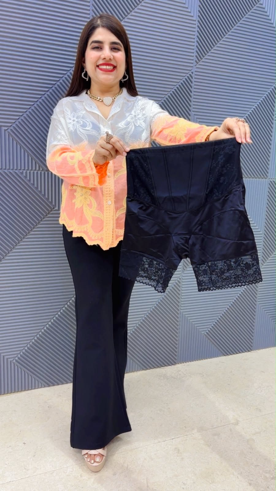 BEAUTIFUL FANCY SHORTS WITH TUMMY TUCKER GGR4715 Girls Glitters